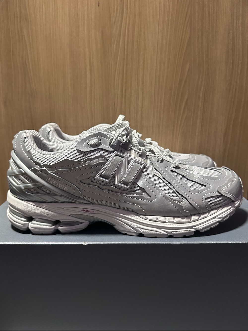 New Balance 1906D Protection Pack Silver Metallic (M1906DH) - 11 US / 45 EU